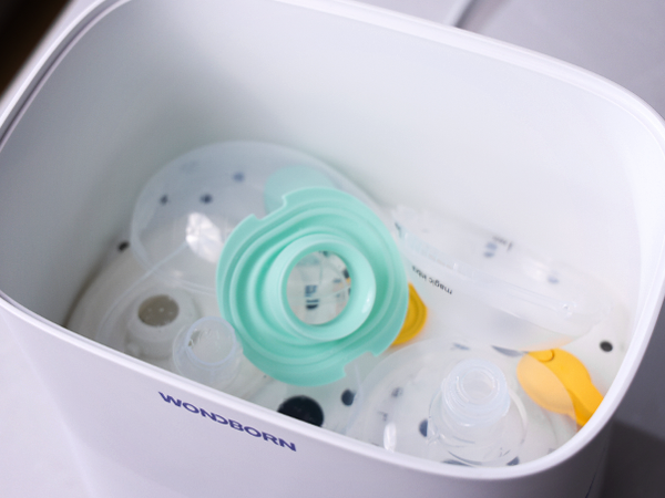 How to Sterilize Wearable Breast Pump Parts Safely and Quickly (2026 Guide)