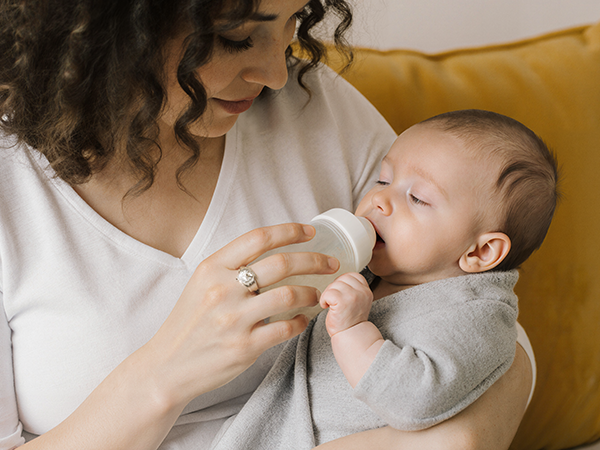 How to Choose the Right Bottle Warmer for Your Baby On the Go?