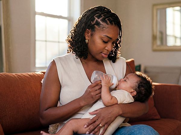 How to Warm Breast Milk on the Go (Complete Guide)